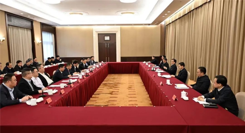 张国良董事长受邀参加江苏省企业家座谈会并发言